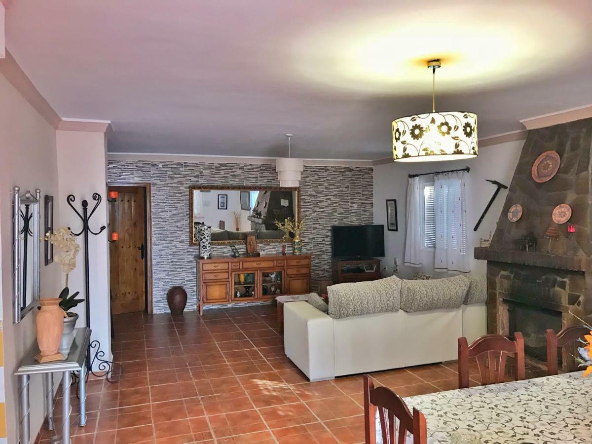 Villa Las Mercedes Нерха Экстерьер фото